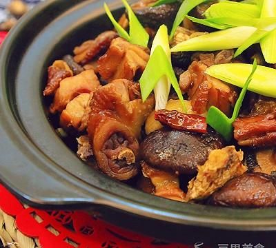 干锅腊鸡炖香菇图19