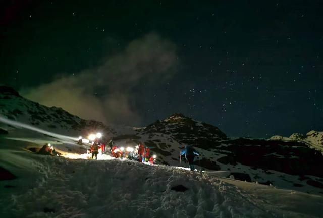 爬雪山是种什么体验,爬雪山的真实经历图2