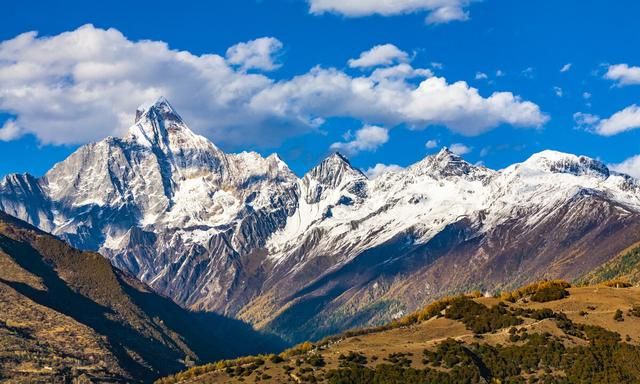 中国最美的九大雪山,你去过哪座城市图7