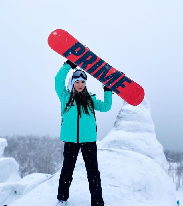 有什么高端滑雪板可以推荐的(全能滑雪板哪个最好)图1