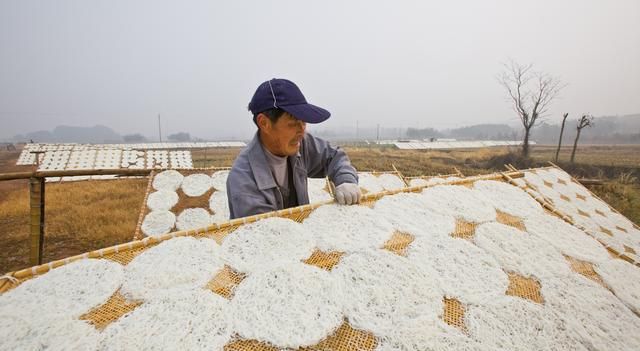 好吃的溪滩榨面,是这样做出来的图6