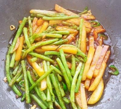 烧豆角土豆的家常做法(土豆烧豆角的简单做法大全)图10