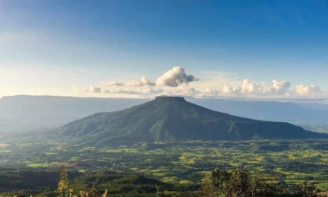 泰国十大山峰(泰国的山有哪些景点图片欣赏)图7