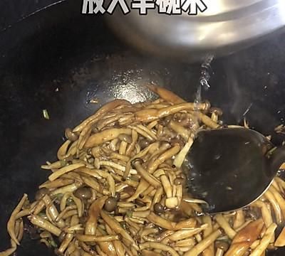 素炒蟹味菇怎么炒好吃图10