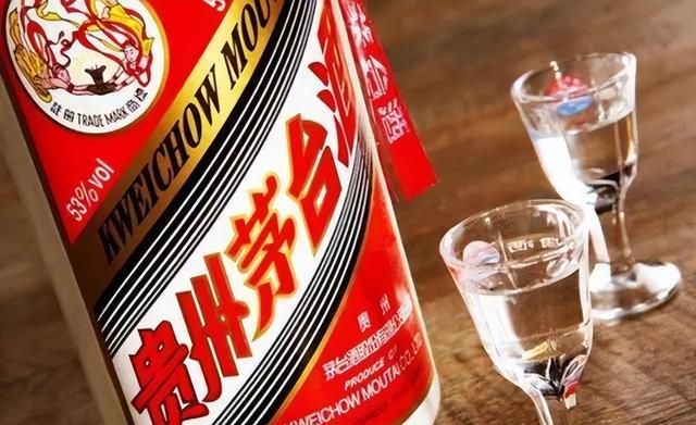 茅台自带的两个小酒杯,到底有什么作用呢图9