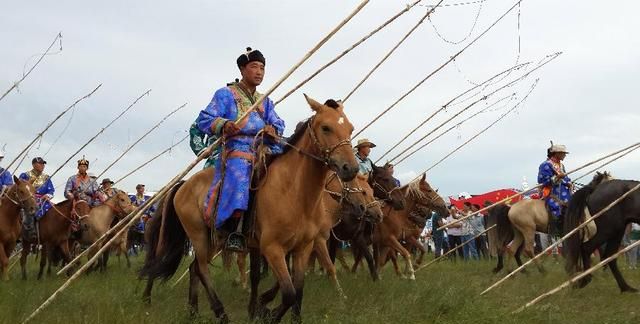 马头琴是我国哪一民族的拉弦乐器? (单选题)图3