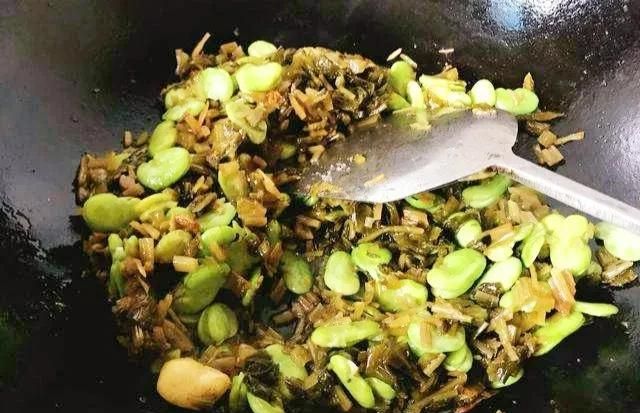 咸胡豆小咸菜(客家胡豆焖咸菜)图5