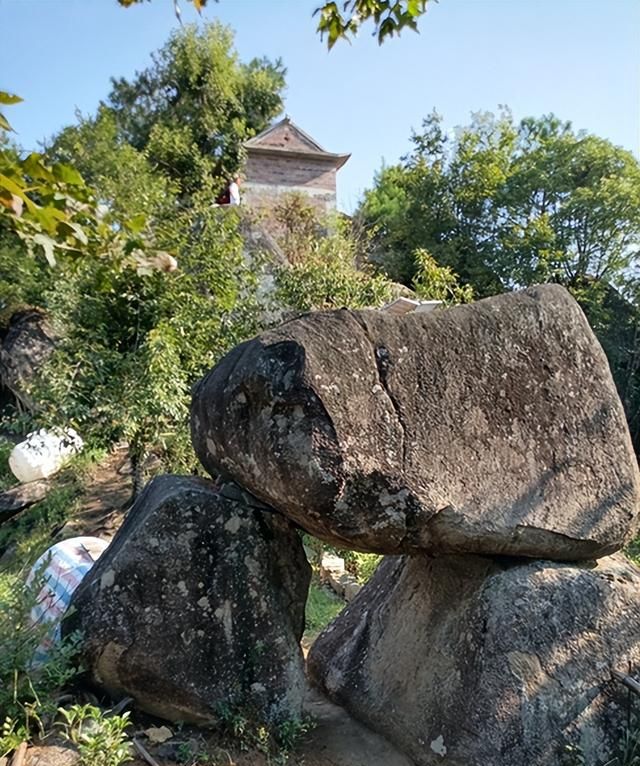 游恭城龙脊顶峰小庙，品直接可吃的柿子图16