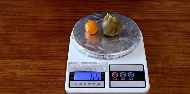 如何做出饼皮软软的广式月饼,月饼怎么做皮软好吃又好看图8