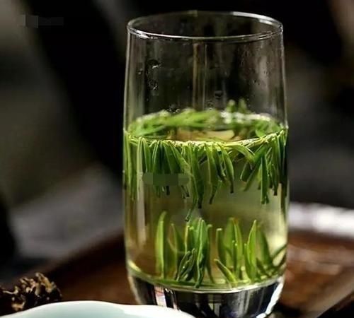 喝绿茶用什么杯子最好(绿茶什么季节喝最好)图6