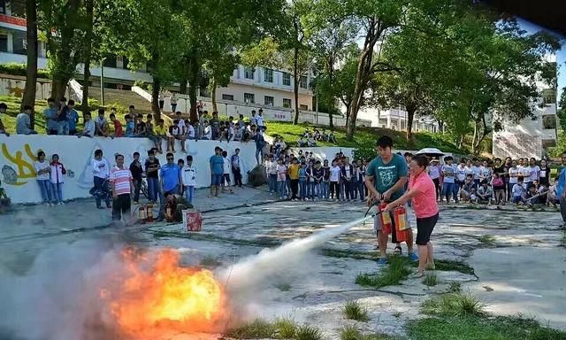 着火什么时候灭火最重要(着火时最好的灭火时间)图5