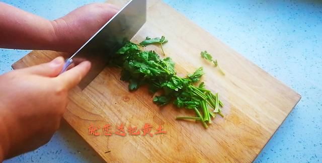 老虎菜究竟是东北菜还是西北菜？做法很简单，香辣爽口开胃消食图3