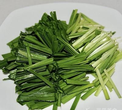 家常菜韭菜土豆丝图4