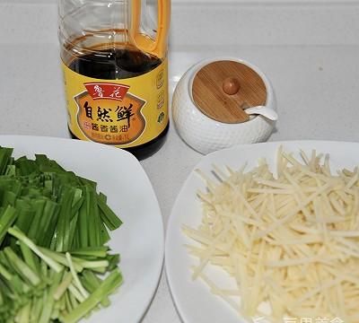 家常菜韭菜土豆丝图5