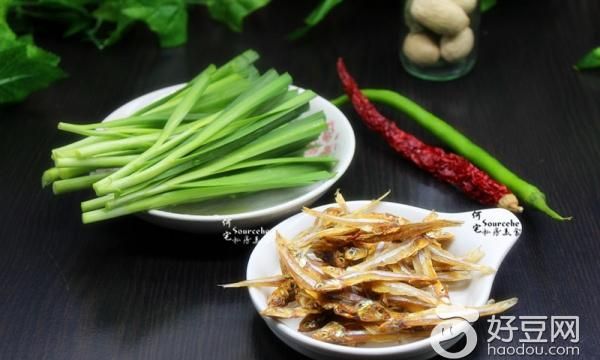 韭菜炒河鱼图片(韭菜河鱼干怎么炒好吃)图4