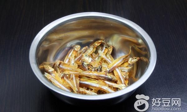 韭菜炒河鱼图片(韭菜河鱼干怎么炒好吃)图7