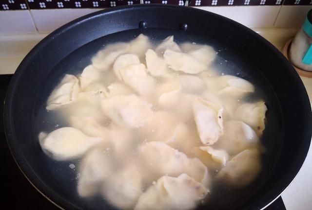 羊肉馅跟什么搭配包饺子好吃(羊肉胡萝卜洋葱包子馅的最佳配方)图11