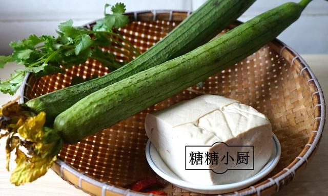 丝瓜和豆腐的最佳搭配,丝瓜蘑菇蛋汤加鸡蛋豆腐家常做法图3