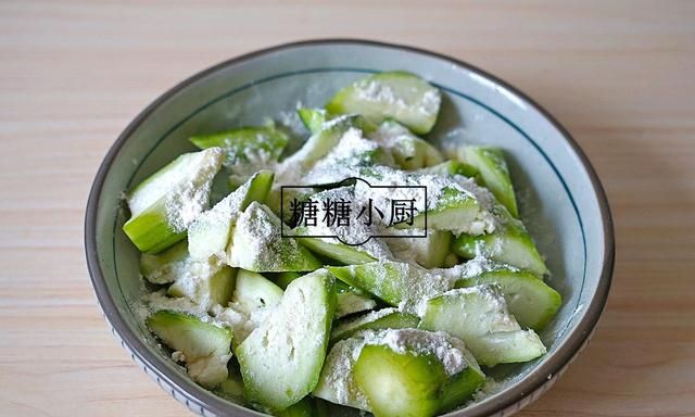 丝瓜和豆腐的最佳搭配,丝瓜蘑菇蛋汤加鸡蛋豆腐家常做法图6