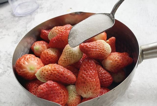自制草莓酱可以保存多久,草莓酱放在冰箱里可以保存多久图4