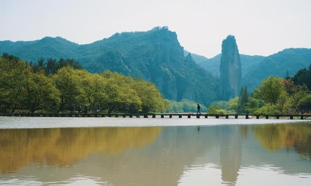 浙江丽水缙云旅游攻略必去景点(缙云仙都隐于丽水的绝美世外桃源)图1