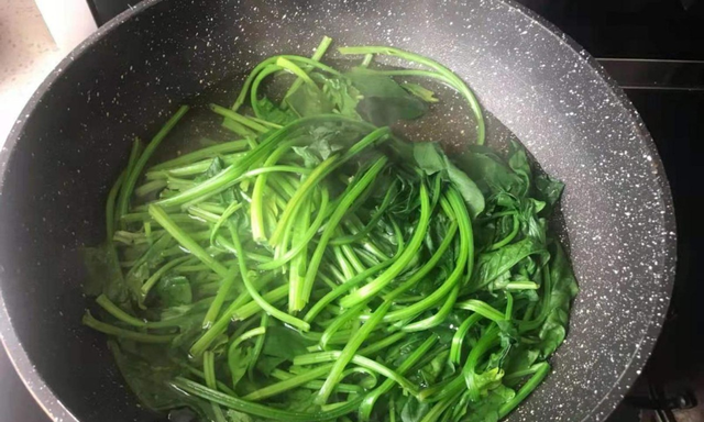 菠菜是外来食物吗,为什么有人吃不了菠菜图8