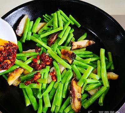 腊鱼四季豆的做法(四季豆炒腊鱼的做法)图7