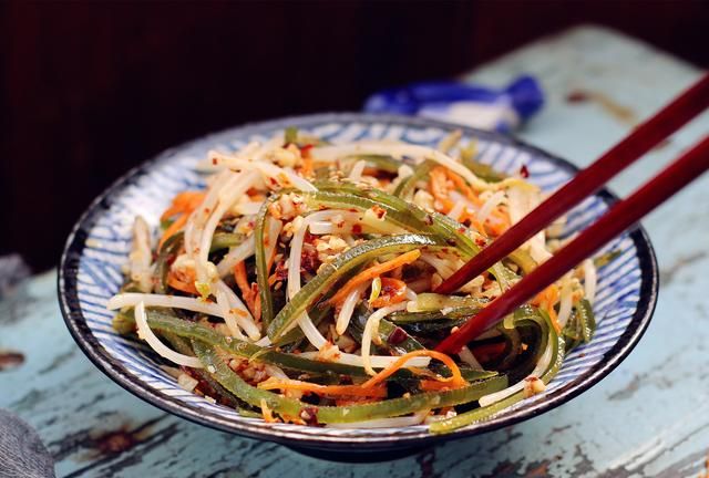 海带丝拌豆芽的做法大全家常,减肥海带丝拌豆芽图1