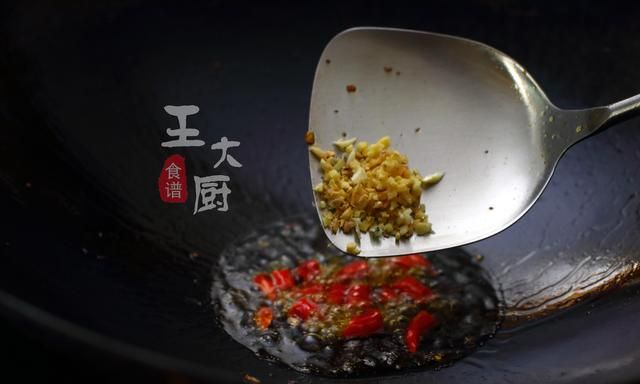 茄子炒豆角怎么做才好吃(茄子炒豆角西红柿炒鸡蛋家常做法)图11