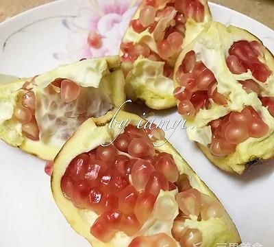 石榴特饮的做法,如何在家制作石榴特饮图2