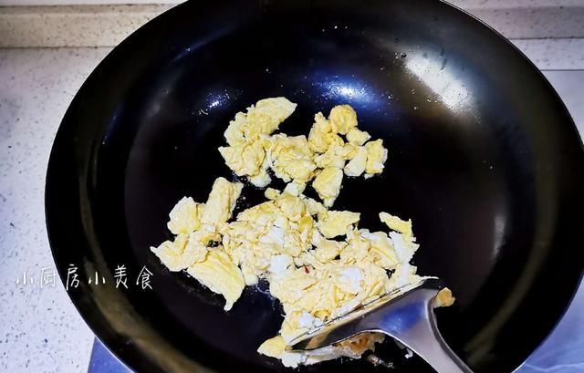 用它炒菜不用放味精就能提鲜(什么食材在做菜时加一点能提鲜)图5