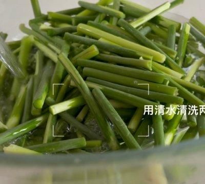 #烤究美味 灵魂就酱#蒜苔炒虾米，一酱就能调出美味图3