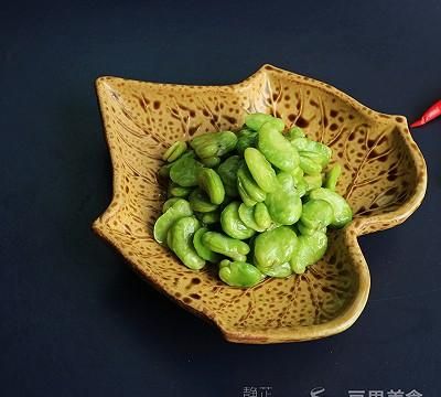 清炒蚕豆的做法,蚕豆瓣清炒菜谱图5