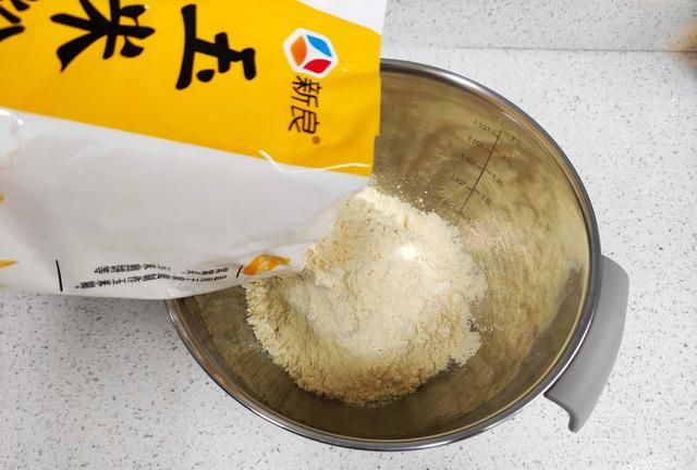 在家用玉米面做小薄饼图6