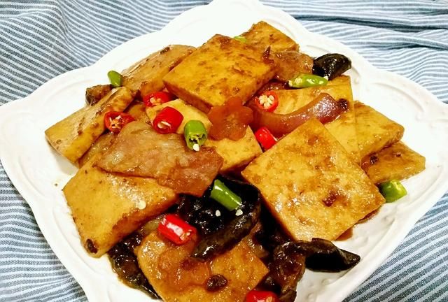 饭店里的小炒千页豆腐怎么做的(小炒千页豆腐)图6