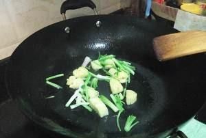 爆炒脆肉鲩做法,爆炒脆鲩的做法图3