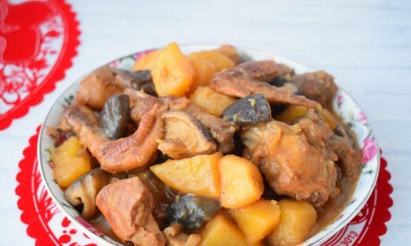 东北美食家常菜小鸡炖土豆图1