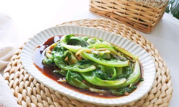 正宗快手小炒蚝油生菜,小炒蚝油生菜的做法图1