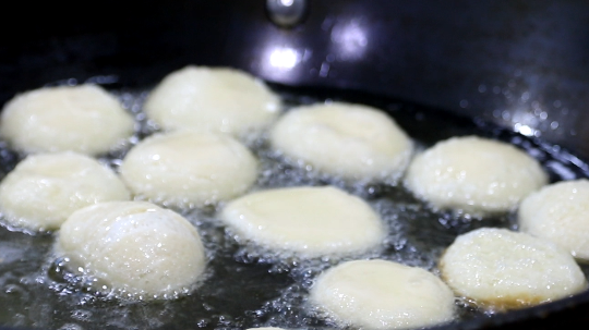 早餐简单又葱油饼好吃的100种做法图7