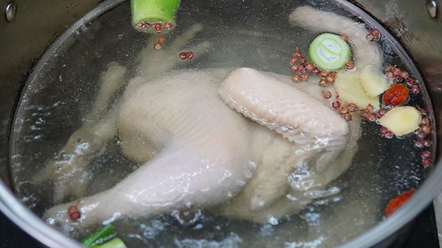 秘制特色椒麻鸡麻辣鲜香皮脆肉嫩图3