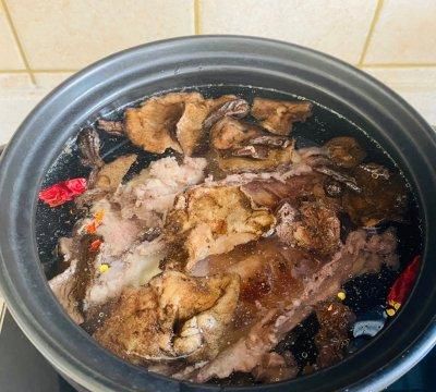 松蘑煲鸡汤的做法(红松蘑煲鸡汤的正宗做法)图5