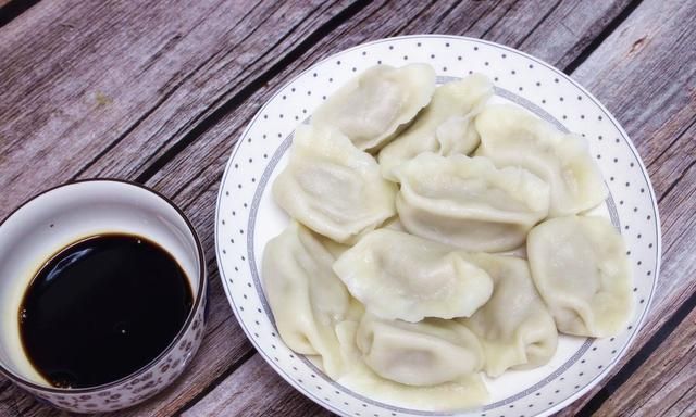 煮冻水饺怎么煮才不破皮(冻的水饺怎么煮才不会破呢)图3