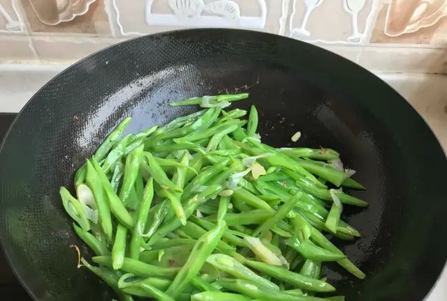 扁芸豆炒肉的做法窍门(扁芸豆炒肉的做法)图10