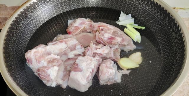 夏季消暑之黄豆苦瓜排骨汤图5