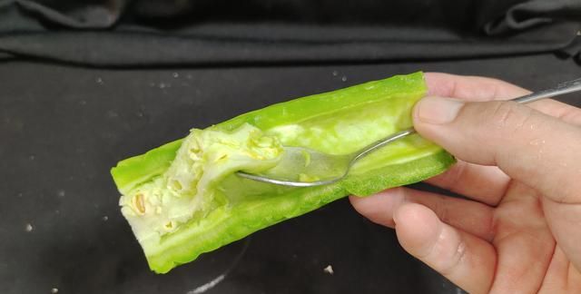 夏季消暑之黄豆苦瓜排骨汤图6