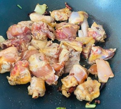 餐厅必点的土豆烧鸡块,在家也能做吗图6