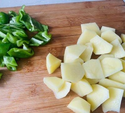 餐厅必点的土豆烧鸡块,在家也能做吗图8