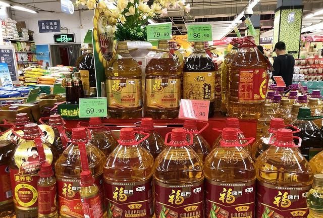 炒菜油炸到底用什么油最合适(家庭炒菜用什么食用油比较好)图4