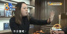 “绵羊皮革”2000多元的皮衣撕起来跟纸一样？老板辩解现场“翻车”图6