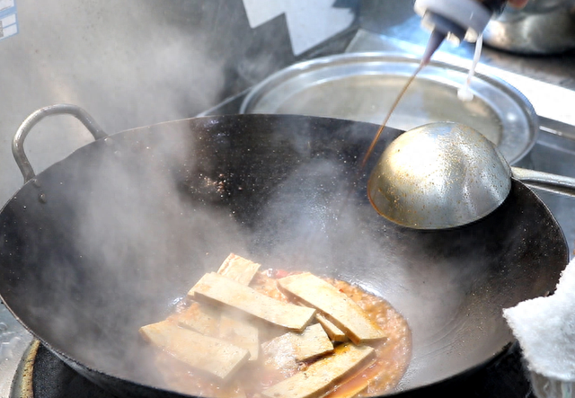 干锅千层豆腐最正宗做法(家庭版干锅千层豆腐)图8